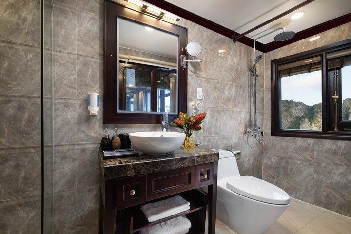 ハノイからハロン湾へ：アリサ5つ星クルーズでの2日間の豪華エスケープ
