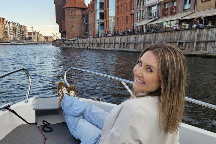 Gdańsk: Alquiler de Barco Eléctrico Privado con Conducción Propia (Sin Licencia)
