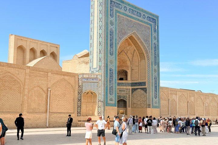 Bukhara: Complete Guided Walking Tour with a Small Group.