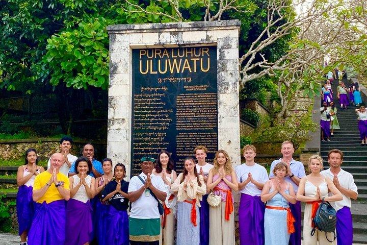 Uluwatu Temple Entry and Kecak Dance Guided Tour