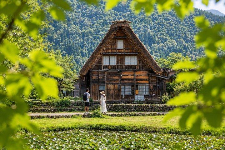 名古屋・高山・白川郷 小グループ日帰り旅行