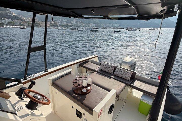 6時間のプライベートボートツアー - アマルフィ、プライアーノ、ポジターノ、マイオーリ発着