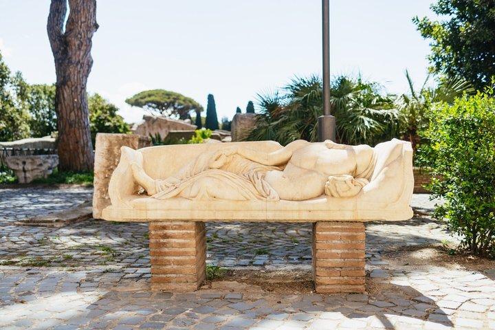 ガイド付き列車で行くローマ発古代オスティア・アンティカ半プライベート日帰り旅行