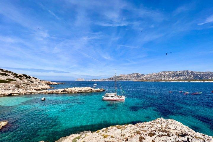 Excursion en catamaran dans les Calanques avec baignade