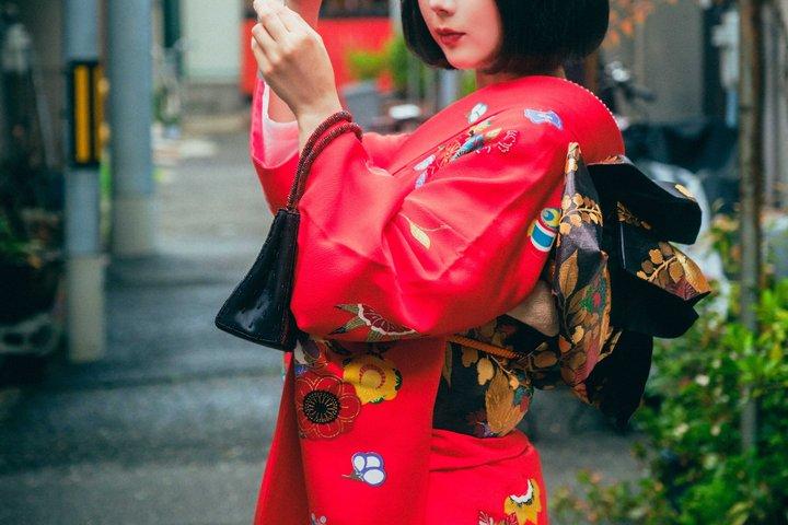A Modern Kimono Photoshoot in Osaka