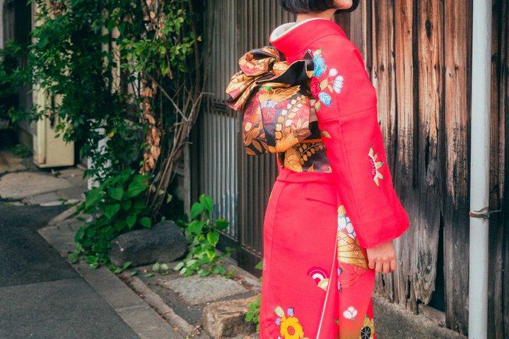 A Modern Kimono Photoshoot in Osaka
