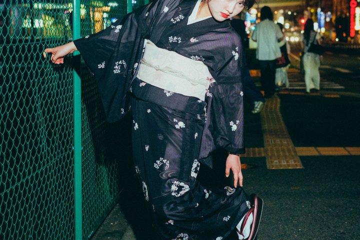 A Modern Kimono Photoshoot in Osaka