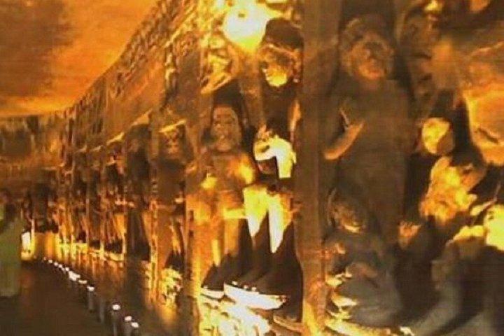 フライトを利用したデリー発アジャンタ＆エローラ洞窟日帰り旅行