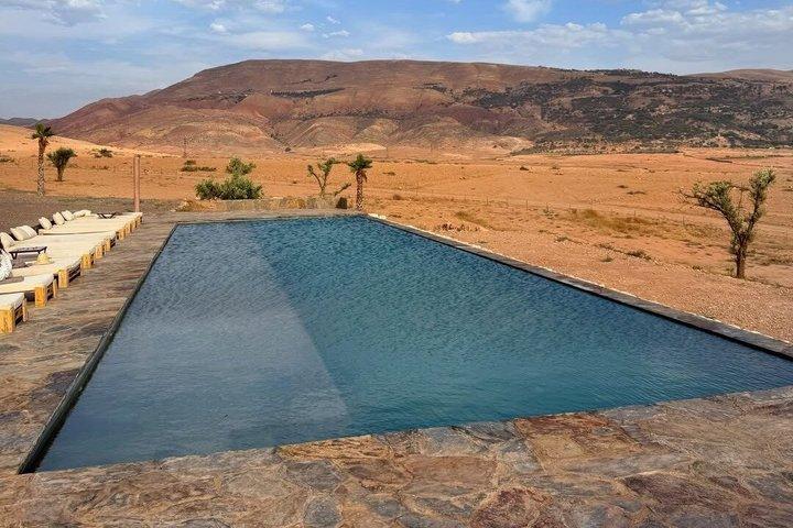 Marrakech: Privat Agafay-ökenquad & kameler med middagsshow