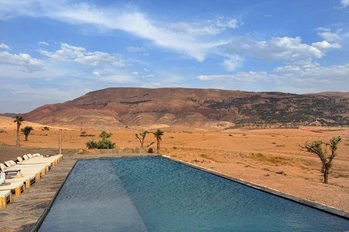 Marrakech: Privat Agafay-ökenquad & kameler med middagsshow