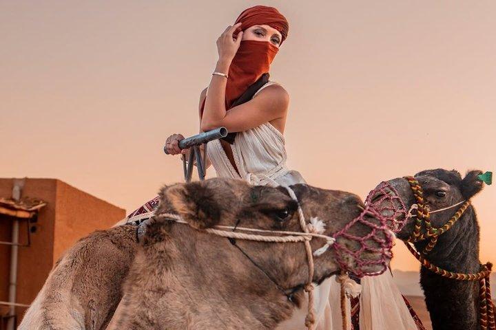 Marrakech: Privat Agafay-ökenquad & kameler med middagsshow