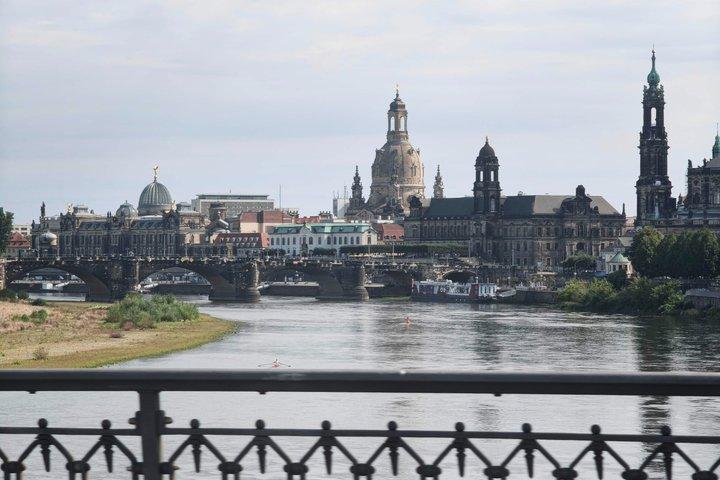 ドレスデン市内観光ツアー（バン利用、少人数制、​​旧市街・新市街、所要時間2.5時間）