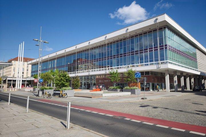 ドレスデン市内観光ツアー（バン利用、少人数制、​​旧市街・新市街、所要時間2.5時間）