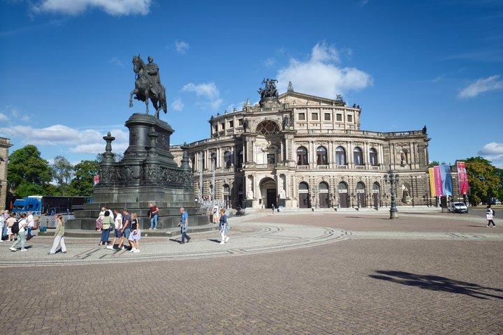 ドレスデン市内観光ツアー（バン利用、少人数制、​​旧市街・新市街、所要時間2.5時間）