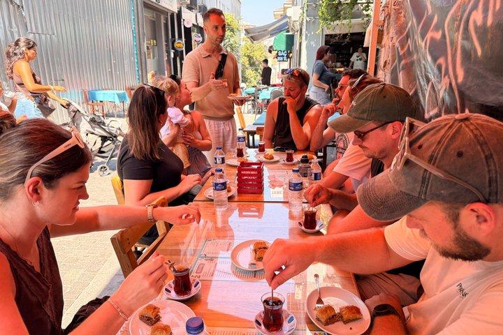 イスタンブールストリートフードツアー地元の人のように食べる