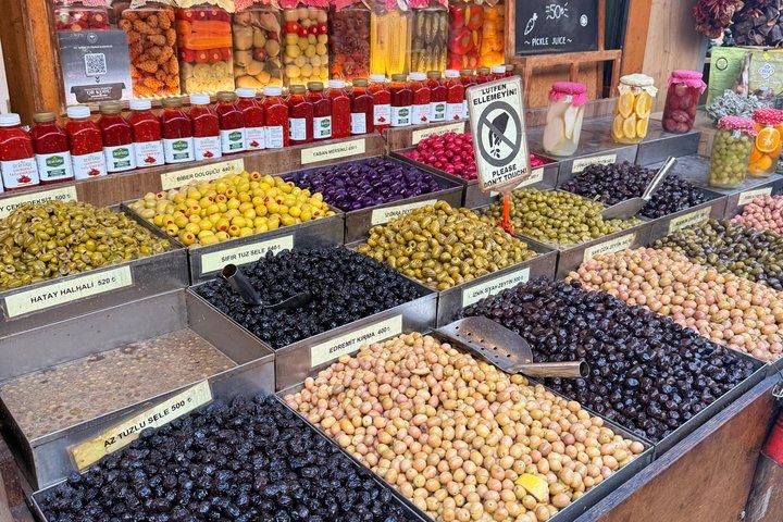 イスタンブールストリートフードツアー地元の人のように食べる