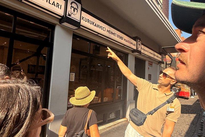 イスタンブールストリートフードツアー地元の人のように食べる
