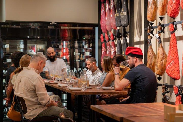 カヴァとペアリングしたハモンの試飲 スペイン最高級ハムの芸術