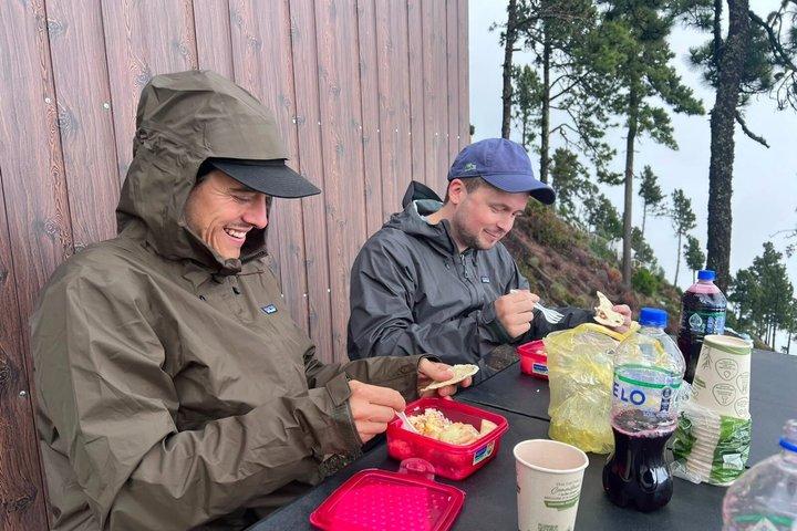 アカテナンゴ火山登山(通常パッケージ)