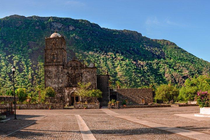 Explore San Javier Mission Lunch Walk and Historical Tour