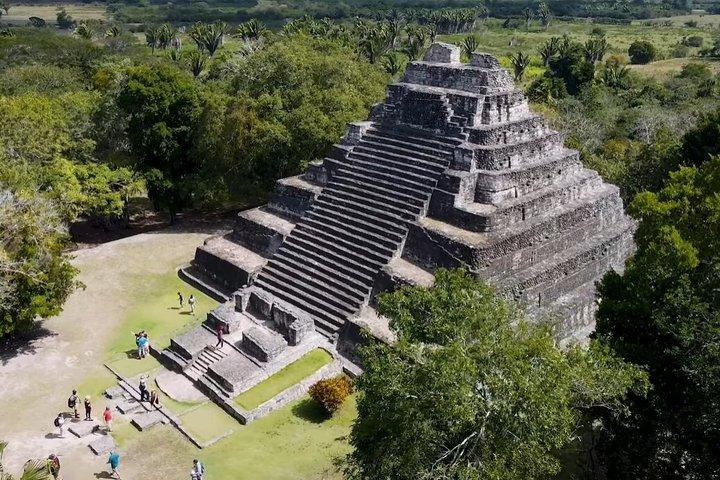 Ruines mayas de Chacchoben et lagune de Bacalar avec un guide certifié