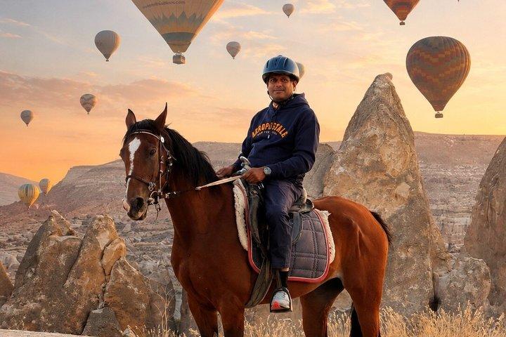 360°写真、無料動画＆ホテルピックアップ付きカッパドキア乗馬