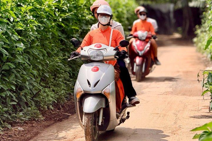 女性ライダーと行くハノイ田園バイクツアー