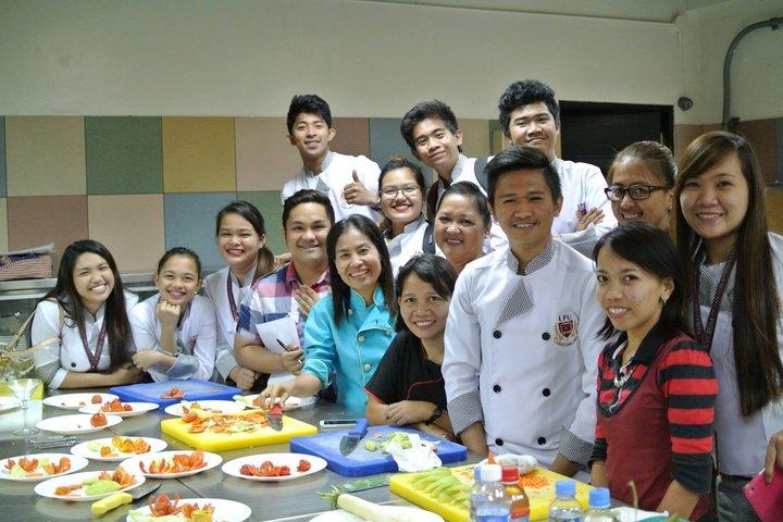 Bangkok Hands On Thai Fruit and Vegetable Carving Workshop