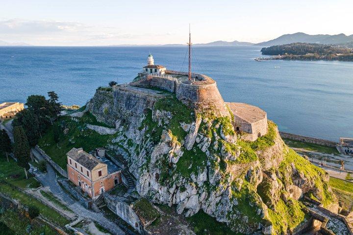Corfu Shore Excursion Old Town Walking Tour in Spanish