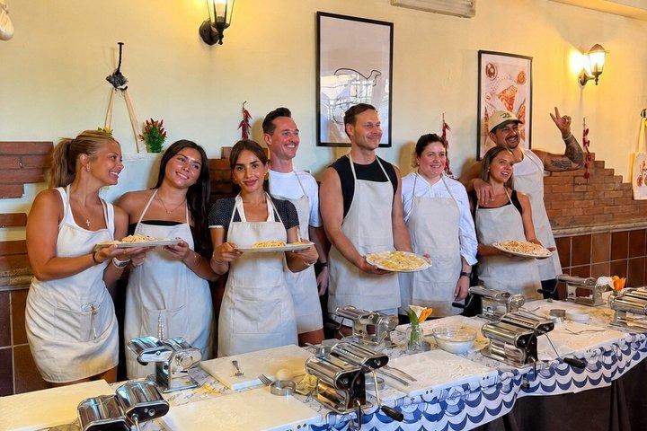 Siena Auszeichnung Gewinner Koch Pasta und Ikonisches Dessertkurs