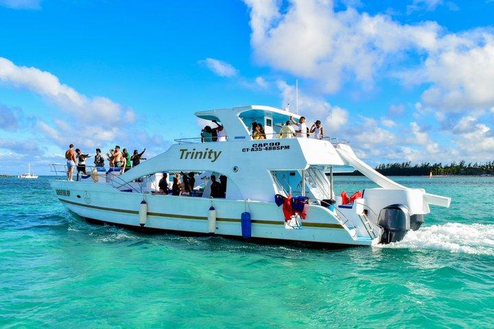 Hip Hop Infinity Party Boat Half Day Lit