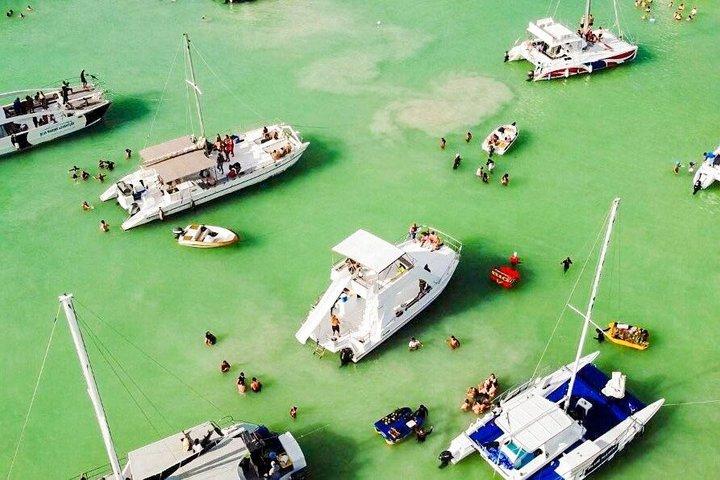 Hip Hop Infinity Party Boat Half Day Lit