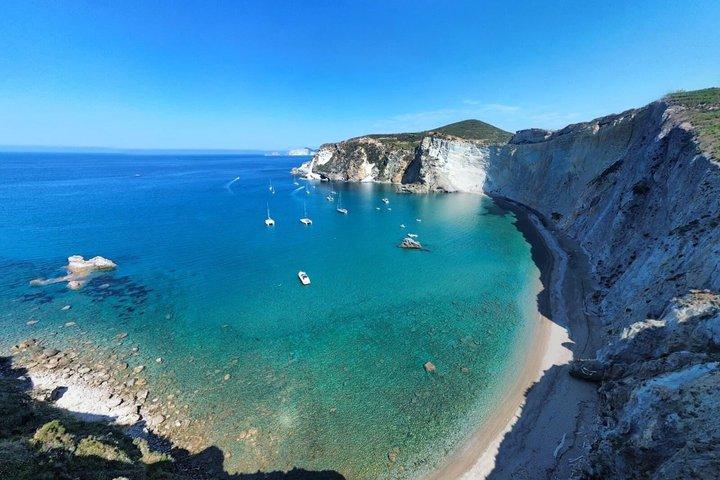 ローマからパルマローラ島とポンツァ諸島への日帰り旅行