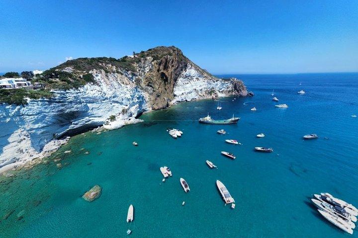 ローマからパルマローラ島とポンツァ諸島への日帰り旅行