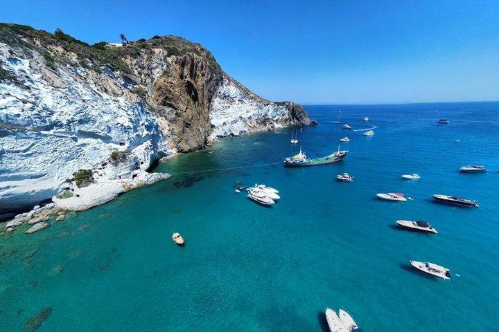 ローマからパルマローラ島とポンツァ諸島への日帰り旅行