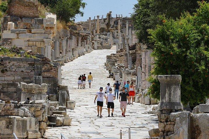 Izmir Port Ephesus Tour with Lunch and Wine Tasting