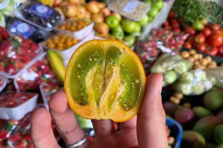 Walking tour, cable car & fruit tasting