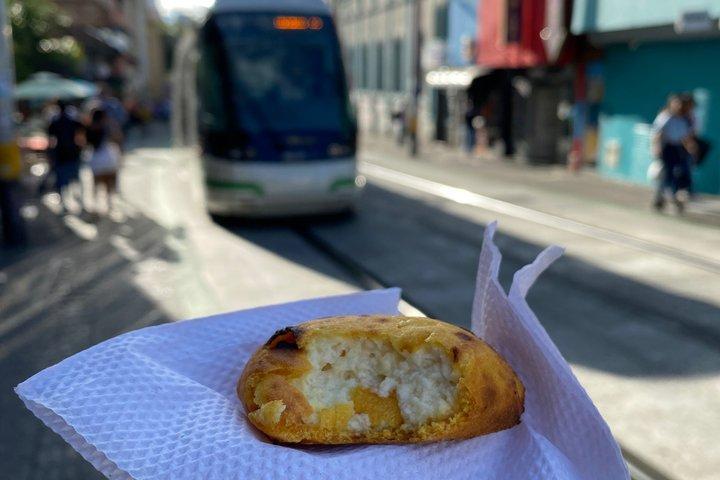 Walking tour, cable car & fruit tasting
