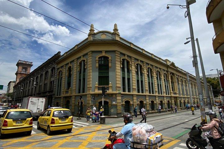 Walking tour, cable car & fruit tasting