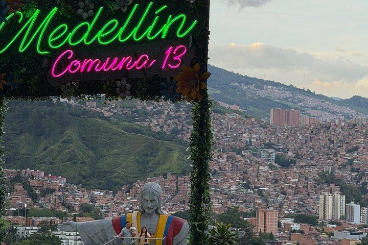 Visite privée Comuna 13 avec téléphérique