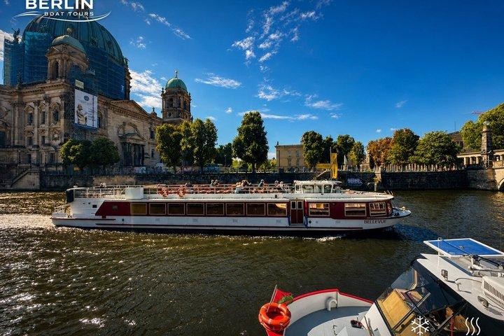 Scenic Spree River Cruise in Berlin with Live Commentary