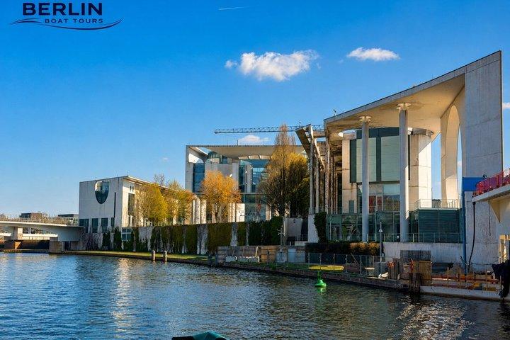 Scenic Spree River Cruise in Berlin with Live Commentary