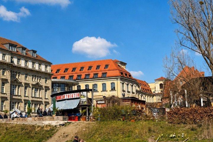 Scenic Spree River Cruise in Berlin with Live Commentary