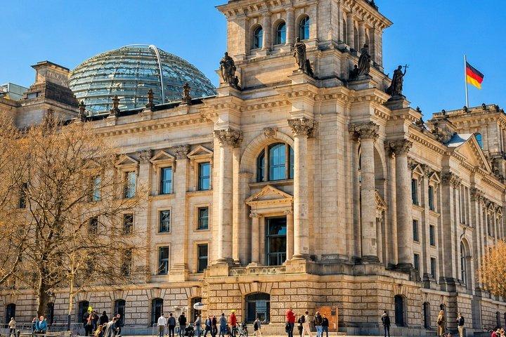 Scenic Spree River Cruise in Berlin with Live Commentary