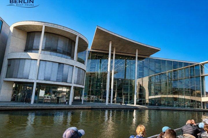 Scenic Spree River Cruise in Berlin with Live Commentary