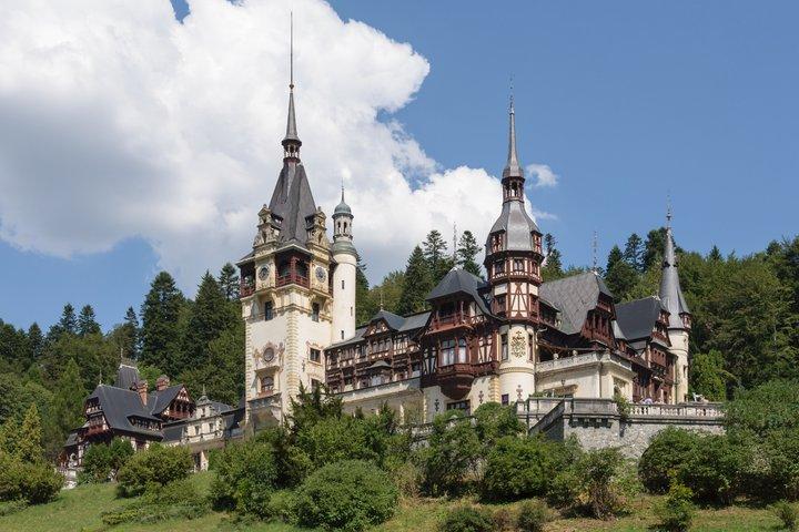 プライベート・ペレス・ブラン城とブラショフ・チャーター付き日帰り旅行