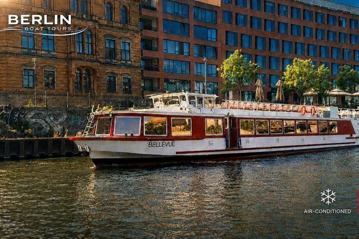 Scenic Spree River Cruise in Berlin with Live Commentary