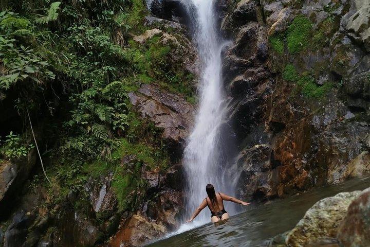 Chorro de Campanas Waterfall Hiking Tour in Medellín