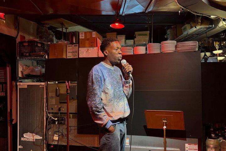 Die Haupt-Comedy-Show in der Bootlegger Bar