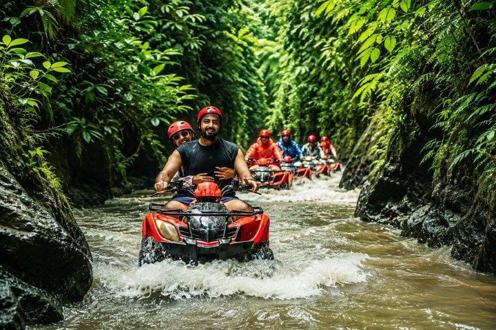 四輪バイクとラフティングを楽しむ、終日バリ・アドベンチャー・ツアー